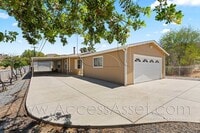 Building Photo - Spacious 3 Bedroom Home with Large Fenced Yard and Two-Car Garage