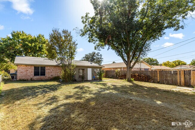 Building Photo - 216 Dirks Dr