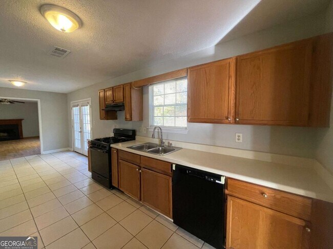 Building Photo - 6387 Seths Way