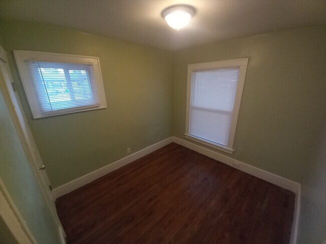 Building Photo - 24833 Bennett St