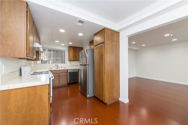 Building Photo - 8466 Kington Way