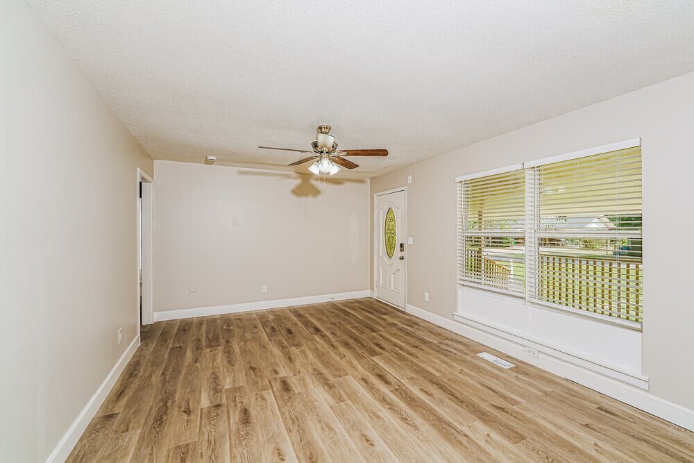 Building Photo - 626 Asberry St