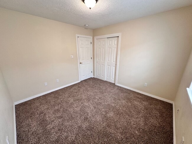 Building Photo - 3 Bedroom 2 Bathroom 2 Car Garage
