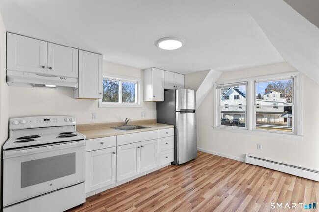 Building Photo - 83 Prospect St