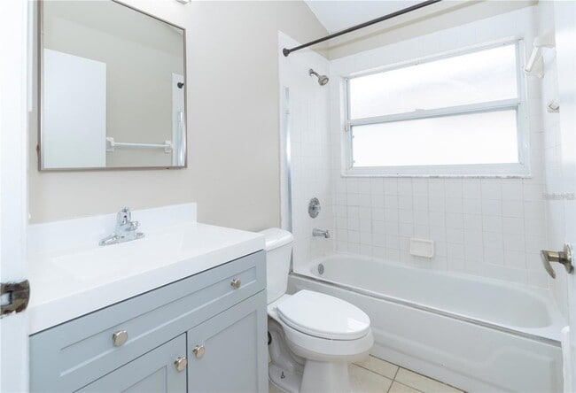 Building Photo - 12860 Waterhaven Cir