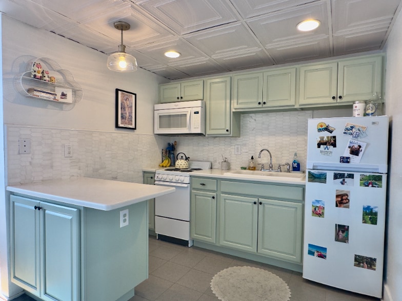 Building Photo - 21 N Last Chance Gulch