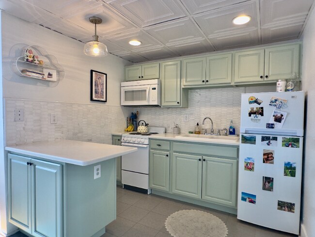 Building Photo - 21 N Last Chance Gulch
