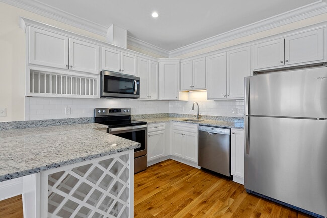 Building Photo - 73 W Main St