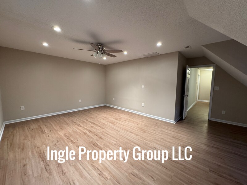 Building Photo - 18 Shapiro Ct