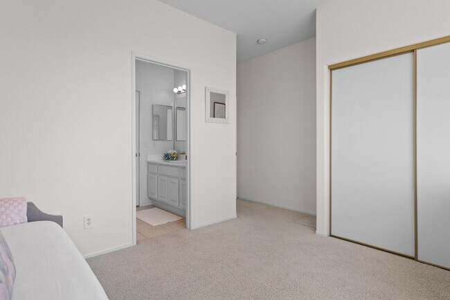 Building Photo - 82664 Heston Dr