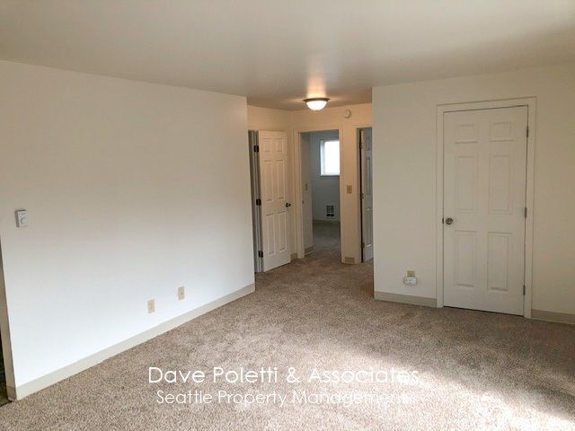 Building Photo - 14051 32nd Ave NE