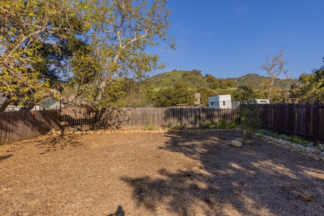 Building Photo - Fresh and clean remodeled home