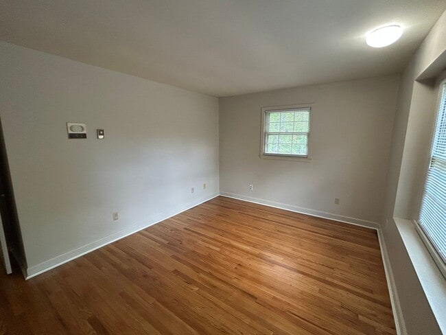 Building Photo - Spacious Multi-Level Brick Home