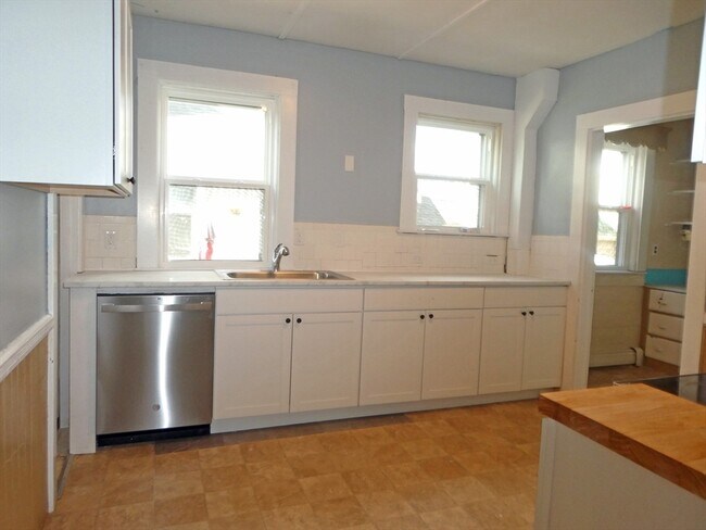 Building Photo - 55 Everett St