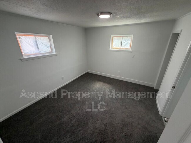 Building Photo - 508 Buckley St