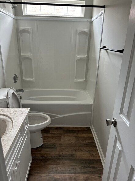 Building Photo - 4340 West Horne Ave