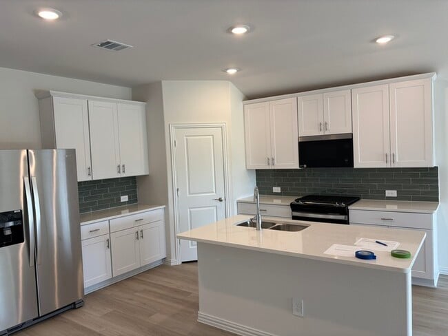 Building Photo - New Home for the New Year!