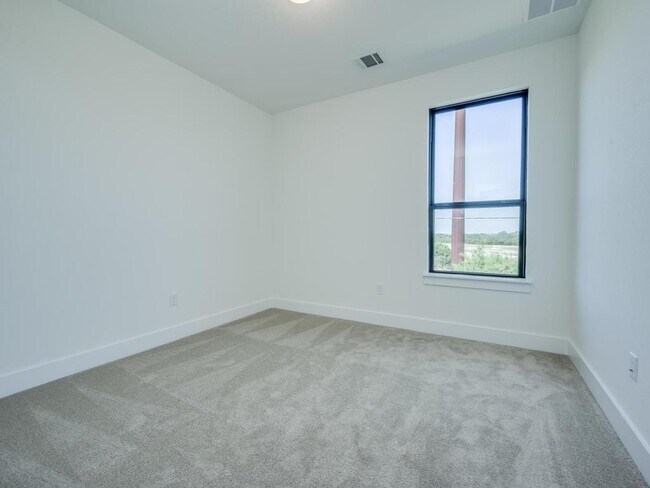 Building Photo - 12327 Maypole Bend