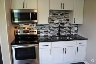 Building Photo - 504 North Ave