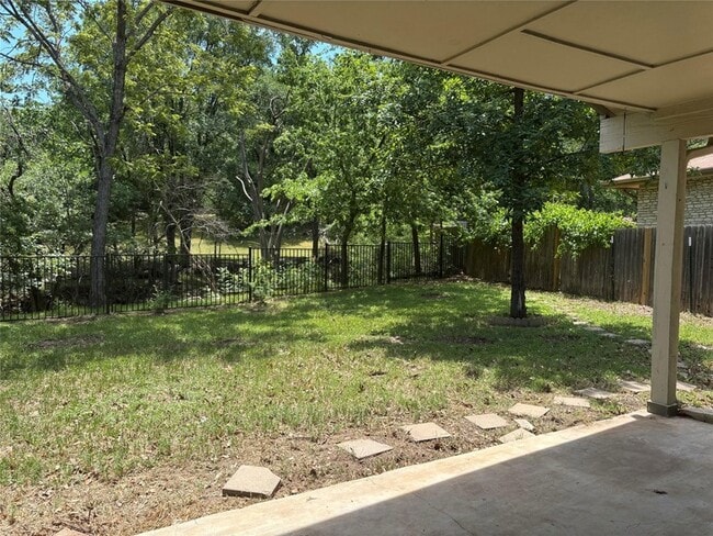 Building Photo - 6605 Danwood Dr