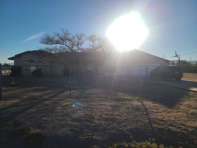 Building Photo - Amazing Hesperia Home