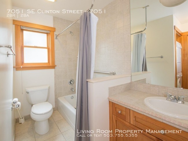 Building Photo - 7051 SE Clinton St