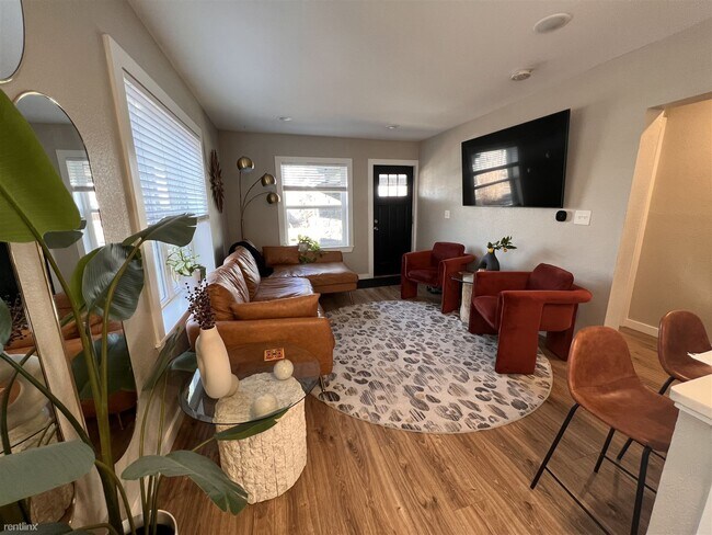 Building Photo - 3 br, 2 bath House - 3326 Steele Street