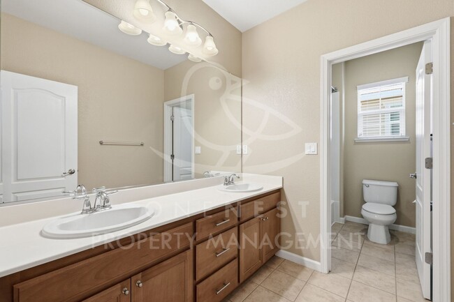 Building Photo - 611 Open Range Ln