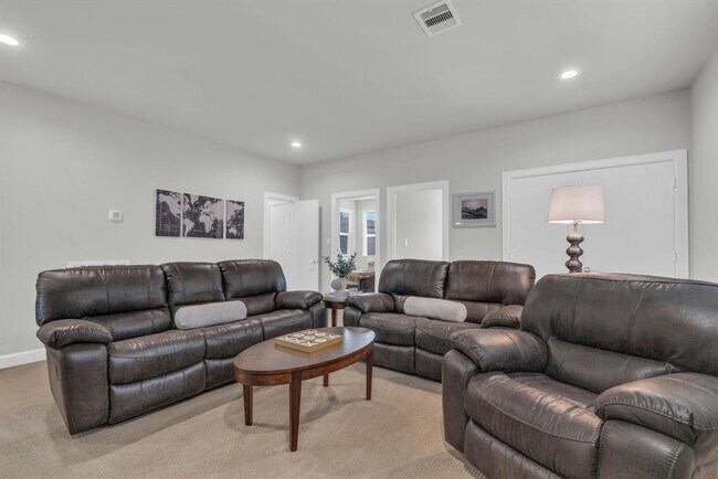 Building Photo - 5713 Pampero Ln
