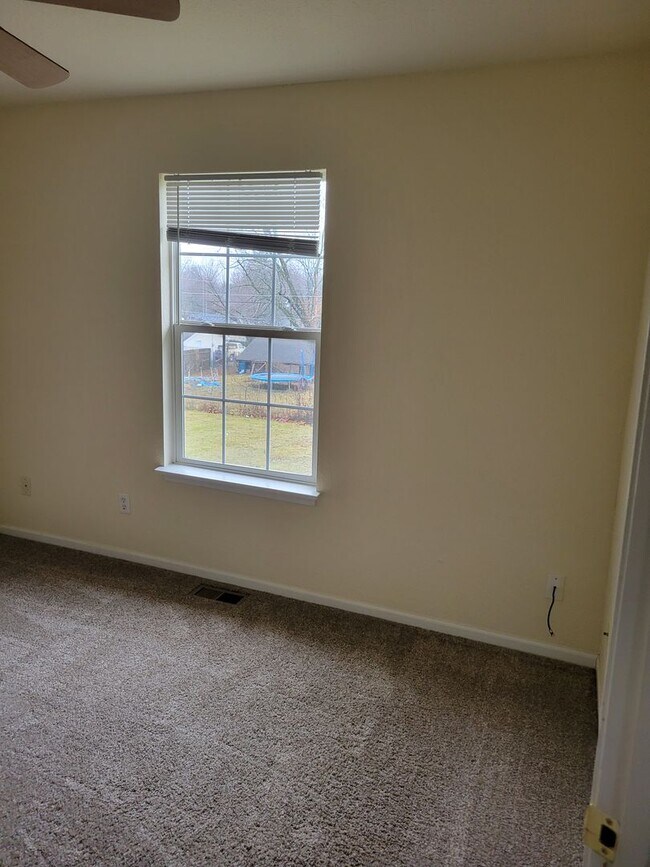 Building Photo - 4522 Waterloo Dr