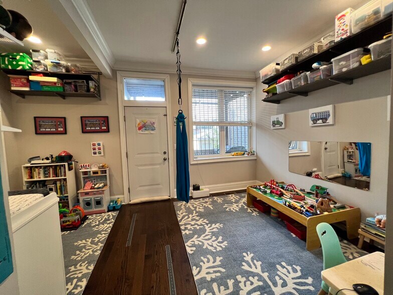 Building Photo - 3616 N Bosworth Ave