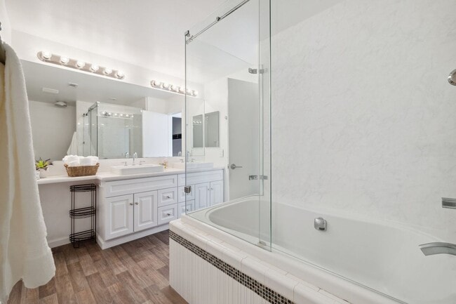 Building Photo - Seaview Hills Condo in Midtown Ventura