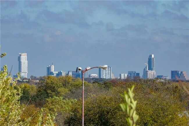 Building Photo - 6903 Deatonhill Dr