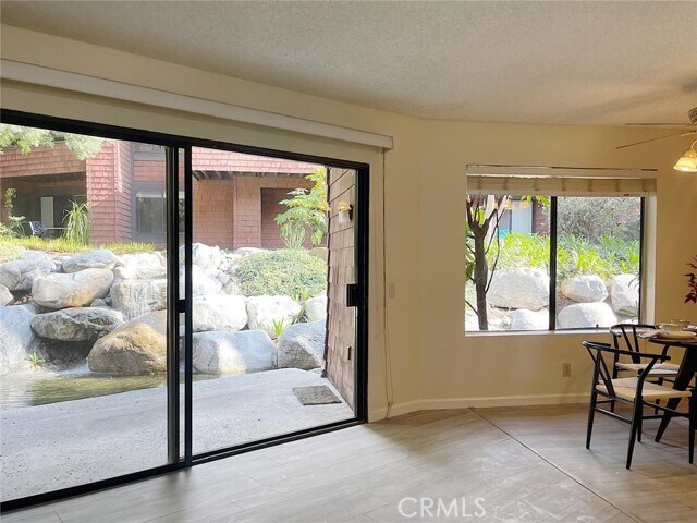 Building Photo - 388 S Prospectors Rd