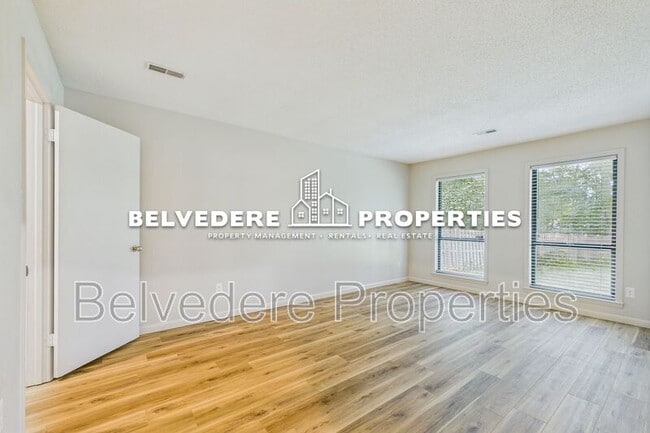 Building Photo - 6 Bellows Ct