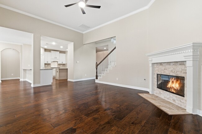 Building Photo - 414 Woodpecker Forest Ln