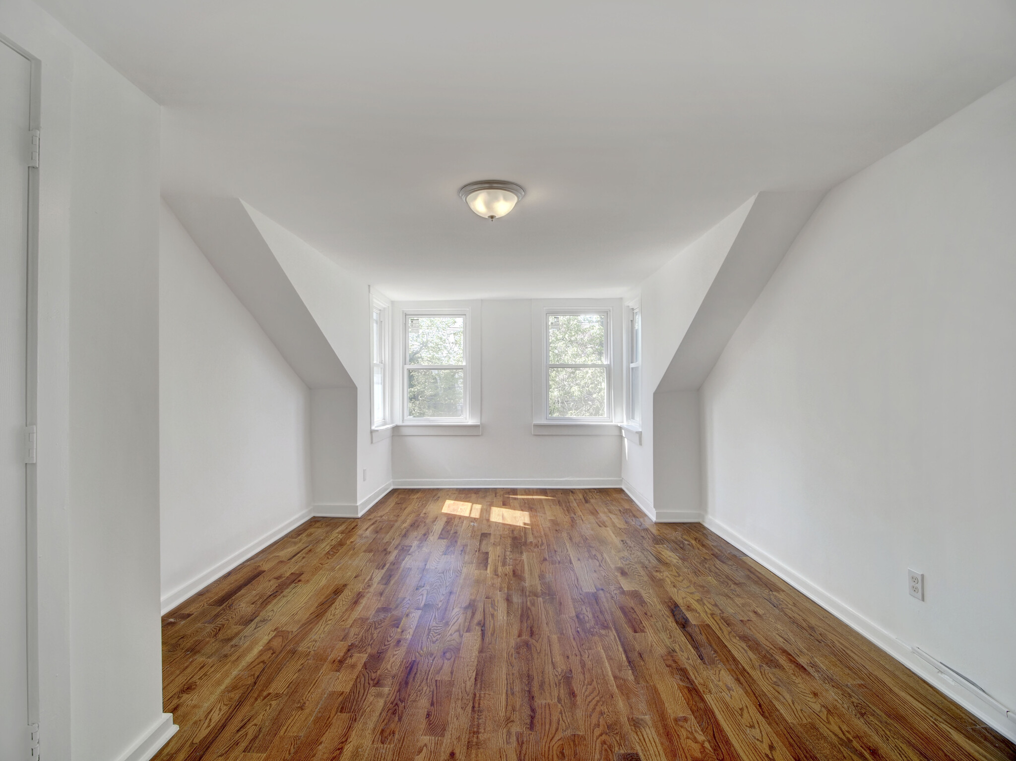 2nd floor Bedroom - 204 Montrose Ave