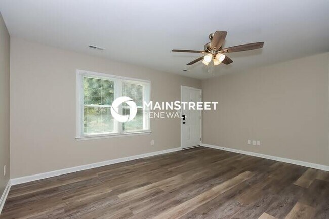 Building Photo - 3 Bedroom Pet-Friendly Home in Gastonia, NC with Main Street Renewal