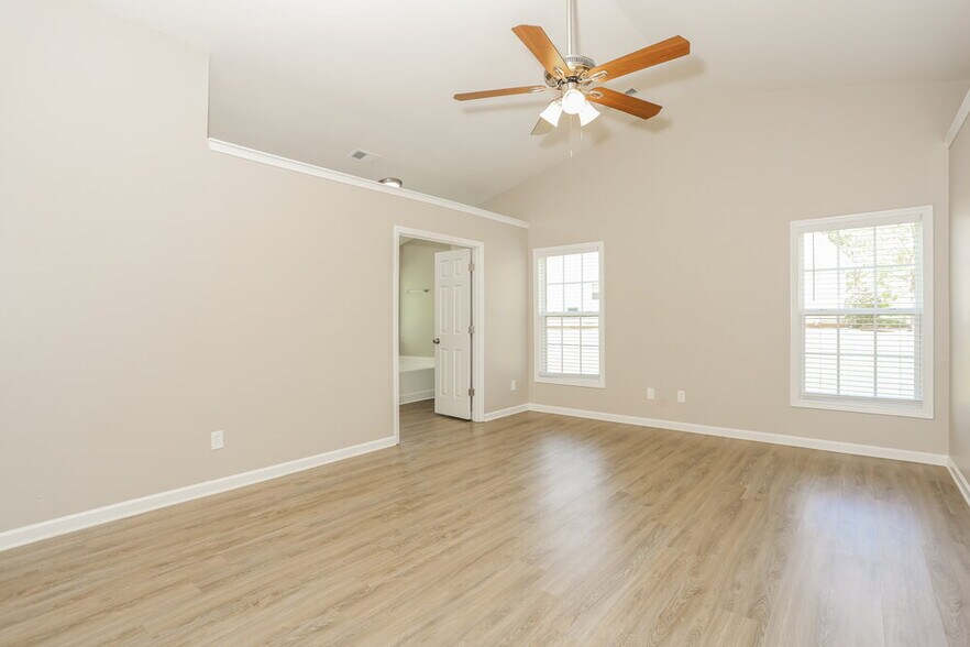 Building Photo - 402 Black Fox Dr