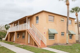 Building Photo - Beautiiful Palm Gardens 2 bedroom, 1 bath ...