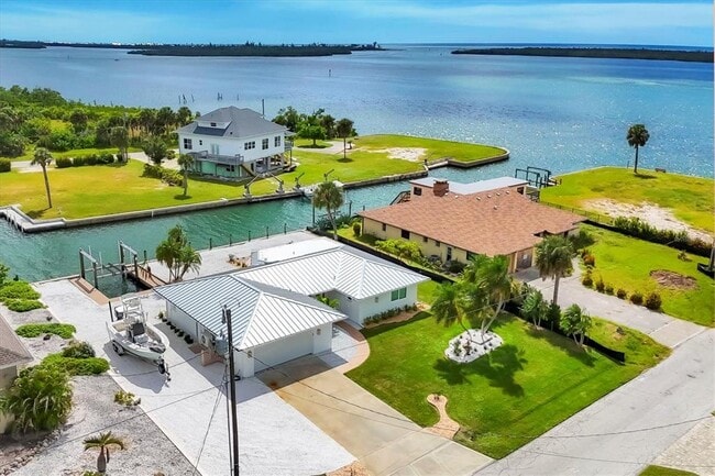 Building Photo - 1915 Pennsylvania Ave