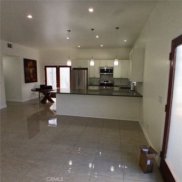 Building Photo - 16043 San Fernando Mission Blvd