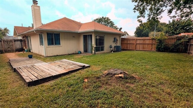 Building Photo - 12142 Westwold Dr