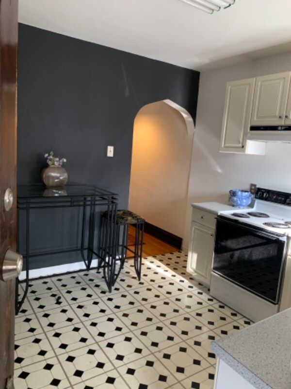 Building Photo - 5538 Walsh St