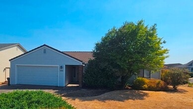 Building Photo - 3Bd/2Ba Single Story Home-For viewing!
