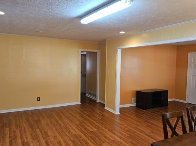 Building Photo - 6116 Evans Dr