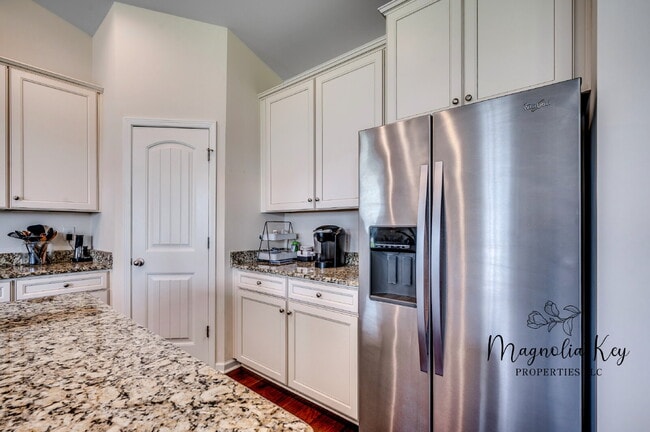 Building Photo - Beautiful Home for Rent 5 bed 3.5 bath