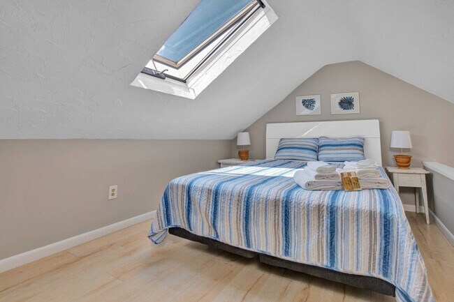 Building Photo - 14 Jones Ave