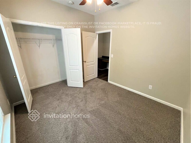 Building Photo - 15506 Carrington Ridge Dr