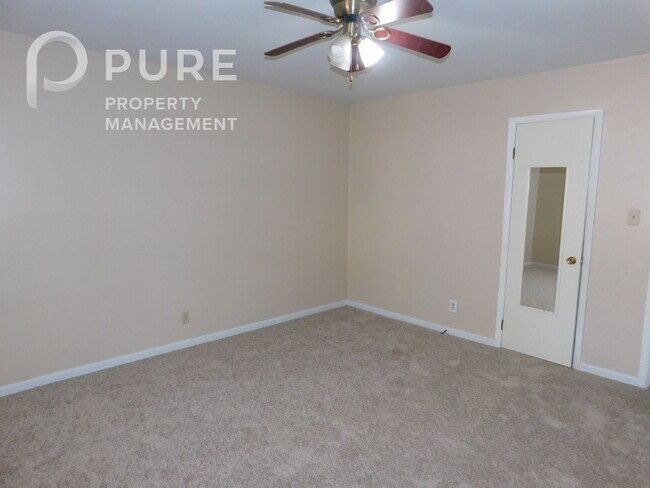 Building Photo - 117 22nd Ave NE